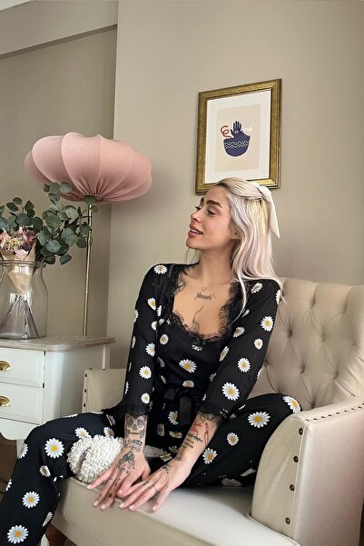 Pijamaevi Fekete százszorszép százszorszép mintás Pegasus pizsama szett pongyolával