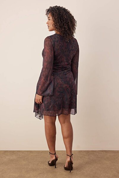 Trendyol Curve Πολύχρωμο φόρεμα με ασύμμετρο πλεκτό τούλι με σχέδια TBBAW26AH00066