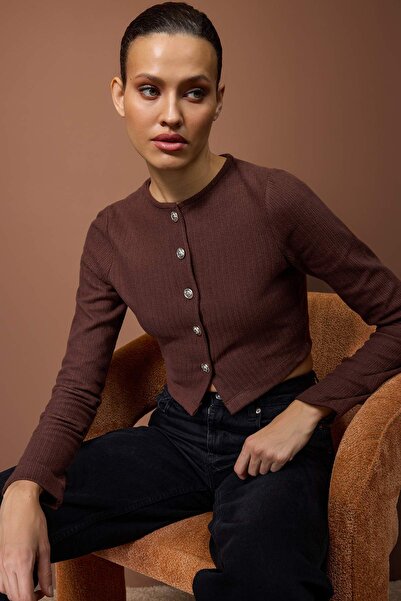 Trendyol Collection Brown Fitted/Crop Button Detail Brushed Pointel Stretchy Knitted Blouse Twoaw26Bz00113