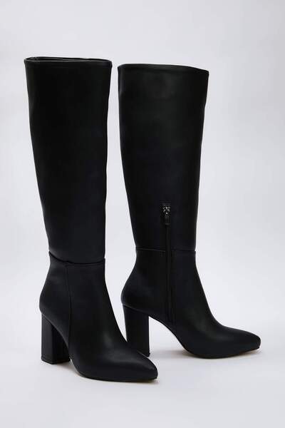 TRENDYOL SHOES Black Women's 9 cm Block Heeled Boots Takaw26Cz00008