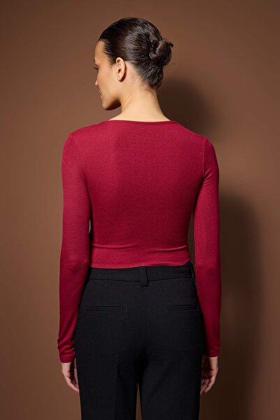 Trendyol Collection Burgundy Accessory Detailed Asymmetric Fitted/Bodycon Knitted Blouse Twoaw26Bz00322
