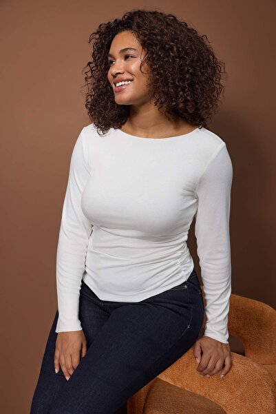 Trendyol Curve Ecru Plain Fitted/Fitted to the Body Ruched Detail Flexible Knitted Blouse Tbbaw26Af00121