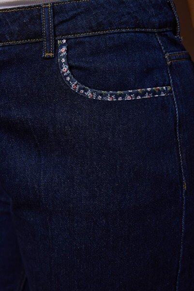 Trendyol Curve Special Collection Dark Blue Yüksel Bey Pocket Detailed Straight Fit Plus Size Jeans Tbbaw26Cj00021