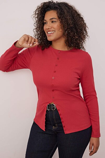 Trendyol Curve Red Button Detailed Crew Neck Ribbed Stretchy Regular Length Knitted Plus Size Blouse Tbbaw26Af00028