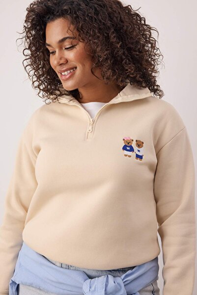 Trendyol Curve Stone Teddy Bear Embroidered Zippered Collar Oversized Sweatshirt Tbbaw26Ao00041