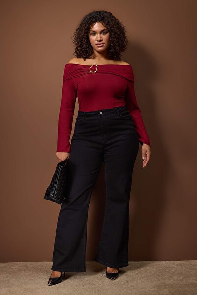 Trendyol Curve Brown Viscose Soft Fabric Bodycon Carmen Collar Knitted Plus Size Blouse Tbbaw26Af00094