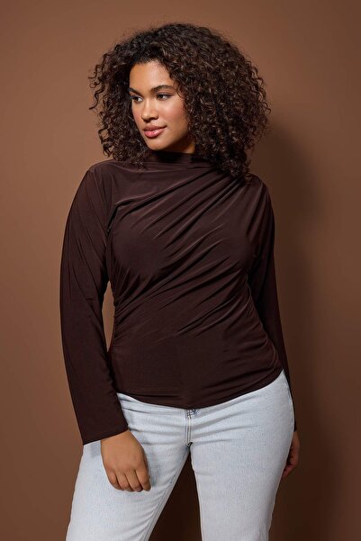 Trendyol Curve Brown Sandy Ruched Detail Long Sleeve Knitted Plus Size Blouse Tbbaw26Af00104