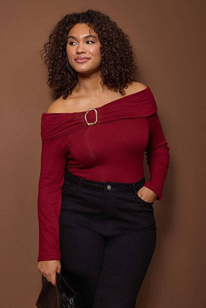 Trendyol Curve Brown Viscose Soft Fabric Bodycon Carmen Collar Knitted Plus Size Blouse Tbbaw26Af00094