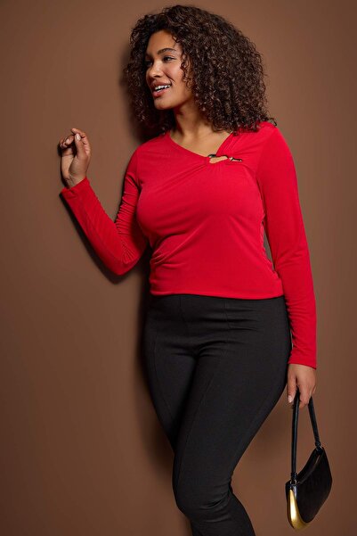 Trendyol Curve Red Asymmetric Collar Accessory Detail Knitted Plus Size Blouse Tbbaw26Af00010