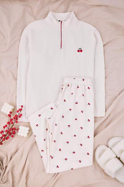 Trendyol Curve Ecru-Red Cherry Zippered Soft Winter Waffle Knitted Pajama Set Tbbaw26Ai00048