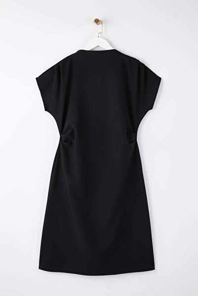 Trendyol Curve Чорна тканина Фінке, сукня великого розміру TBBAW26AH00095