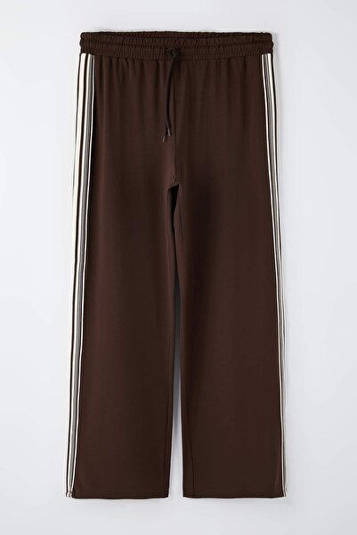 Trendyol Curve Καφέ ψηλόμεσο ριγέ ύφασμα κατάδυσης/σκούμπα, αθλητικό πλεκτό παντελόνι TBBSS25AJ00004