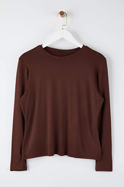 Trendyol Curve Καφέ Premium μαλακό ύφασμα βισκόζης με λαιμόκοψη, ελαστική πλεκτή μπλούζα TBBAW25AF00027