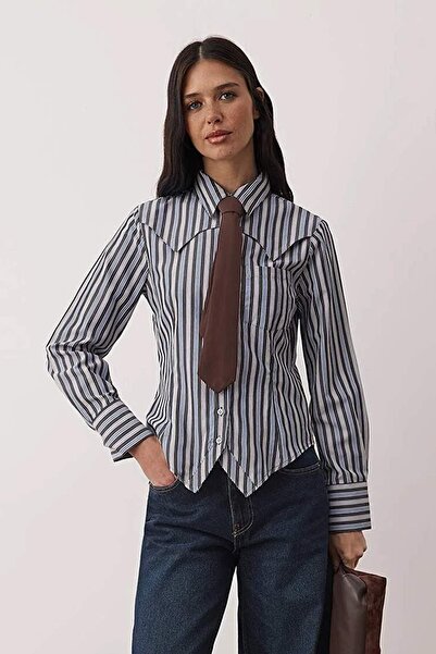 Trendyol Collection Καφέ μπλε ριγέ πουκάμισο με γραβάτα, ελαφρύ και εφαρμοστό στη μέση TWOAW26GO00133