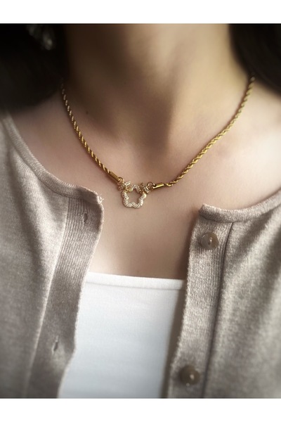 Mach قلادة نسائية على شكل نجمة من الزركون الصلب