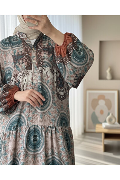 Modamorfo Φόρεμα με όρθιο γιακά με μισό κουμπί - Ανοιχτό καφέ