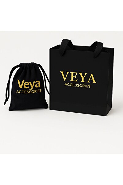 VEYA A silver necklace made of stainless steel, with an elegant Arabic inscription, inside a luxurious package with a velvet pouch.