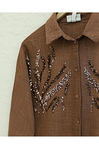 Modamorfo Długa koszula z cekinami z przodu – kawa