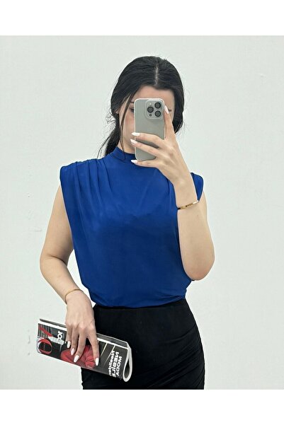 Modamorfo Zero Sleeve Padded Sandy Blouse -Saks