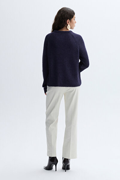 Mudo Loose Fit Circular Neck Sweater