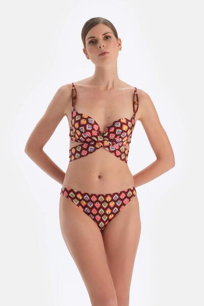 Dagi Parte de jos de bikini maro cu talie obișnuită