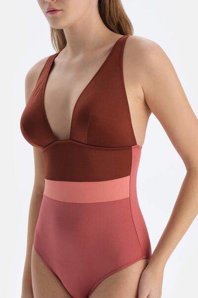 Dagi Καφέ Τρίγωνο Μαγιό