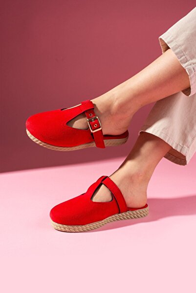 FUGA MODA Sabrosa Red Suede Buckle Front Closed Women's Slippers