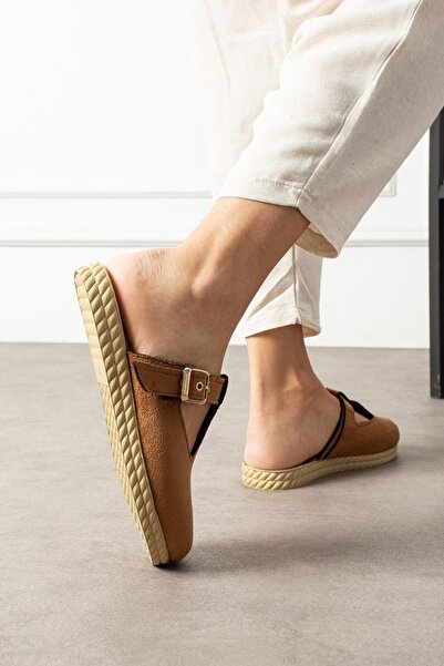 FUGA MODA Tasty Taba Suede Buckle Front Closed Women's Slippers