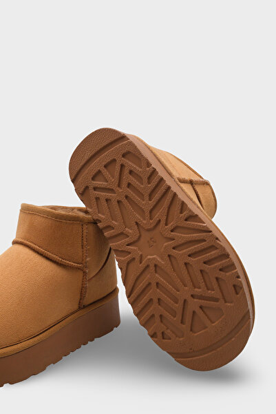 Capone Outfitters Μποτάκια με χοντρή σόλα, στρογγυλά δάχτυλα, μαύρα σουέτ μποτάκια