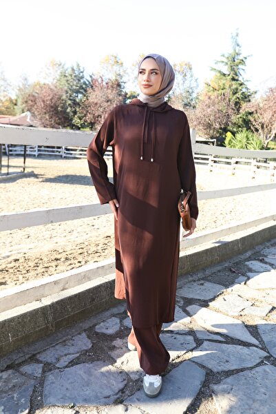 BURİSLA طقم رياضي مكون من قطعتين بغطاء للرأس من TESETTÜR باللون البني