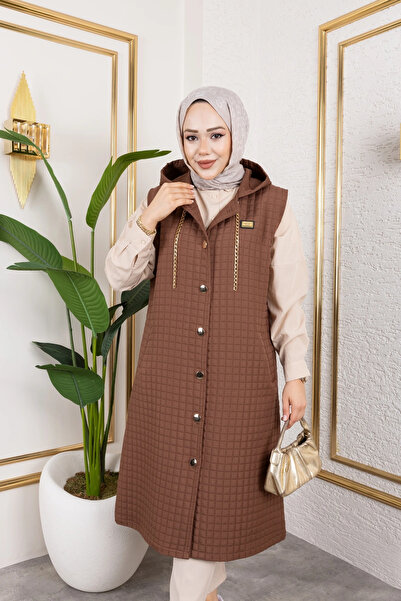 Moda MSK Hooded Quilted Brown Vest with Weapon Detail