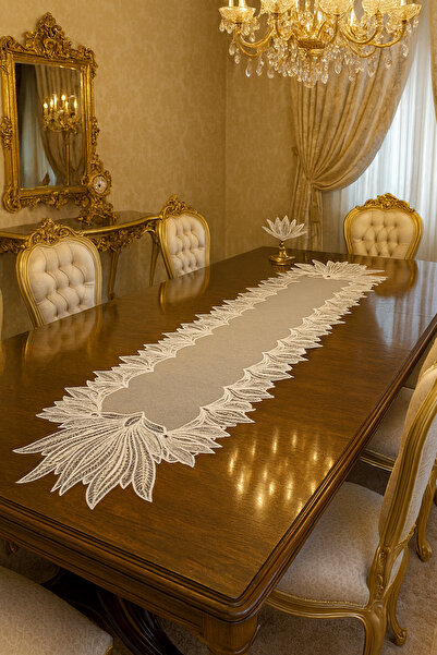 Çeyiz Bahçesi Runner model Çınar cu dantelă franceză