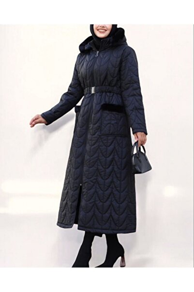 Modamorfo Dlouhý kabát s plyšovým detailem na kapuci a kapsě a elastickým páskem - černý