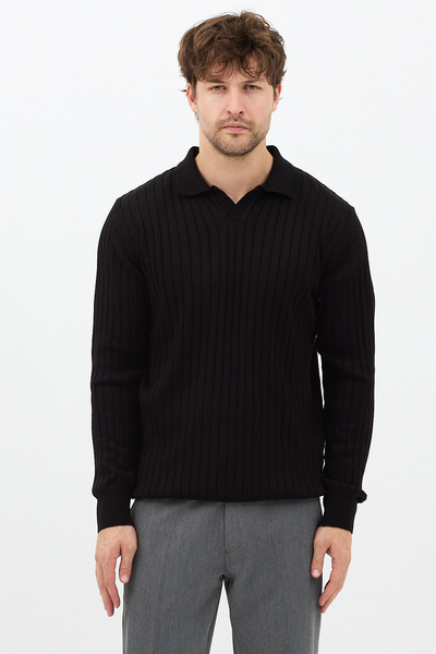 Tarz Cool Μαύρο ανδρικό πλεκτό πουλόβερ με λαιμόκοψη με ραβδώσεις