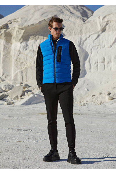 Ramsey Blue Regular Fit Stand Collar Casual Woven Sports Vest