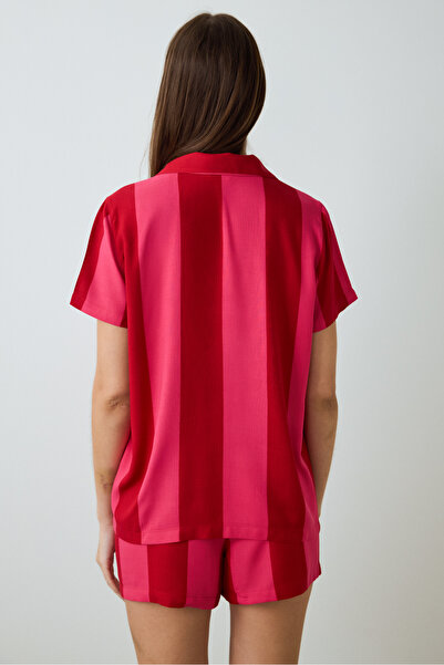 Penti Piros For You csíkos mintás ing galléros rövid ujjú pizsama szett rövidnadrággal