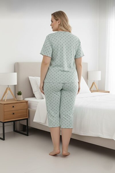 Temporium Women's Plus Size Short Sleeve Capri Bamboo Pajama Set