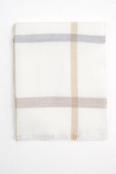 Addax Shawl2021-A4 Model Patterned Shawl