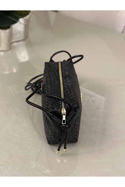 mossi Μαύρη γυναικεία τσάντα ώμου χιαστί με λεπτομέρεια με μαλακό κόμπο