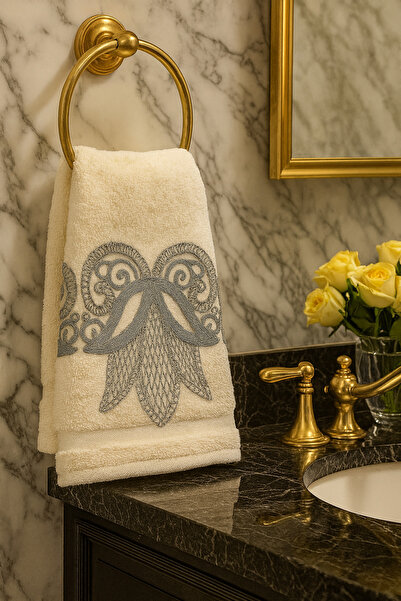 Çeyiz Bahçesi منشفة يد مخملية - حديقة المهر، كريمي