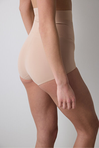 Penti # Izbırakmaz bézs színű, magas derekú, csúszásgátló fűző