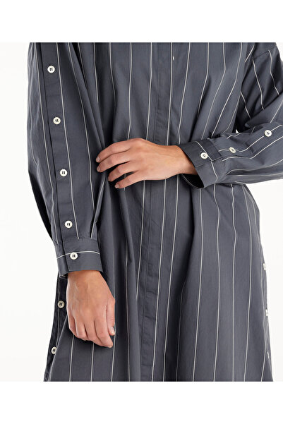 Yargıcı Kolu Düğme Detaylı Midi Boy Gömlek Elbise