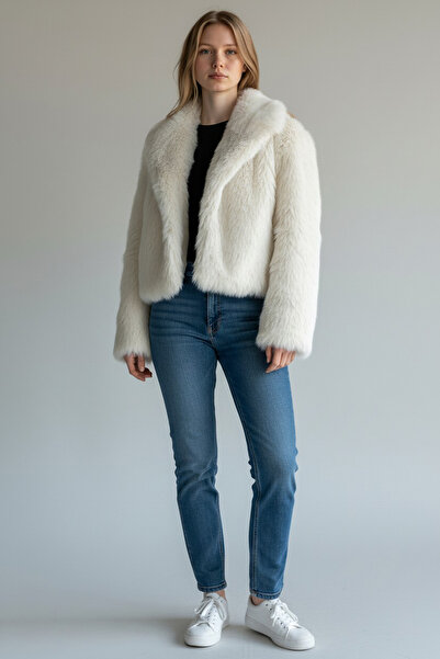 THE WOOW Women's Faux Fur Short Ecru Coat – Elegant and Soft Textured