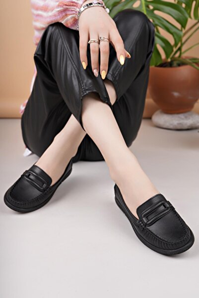 Nesil Shoes Eliz 24105 Чорні шкіряні м'які туфлі на підборах для щоденного носіння