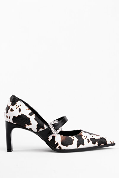 Tasarım Elegant with Its Patterned Buckle, Modern Style, Stylish Everyday High-Heeled Shoes, Fashionable and Makes a Difference.