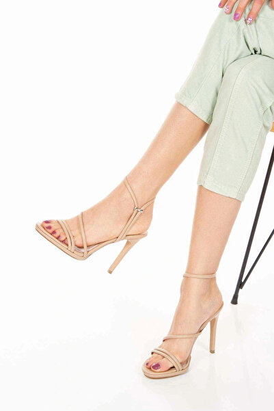 Miss Mitto Pantofi cu platformă cu toc subțire, cu cataramă fluture, din piele artificială, nud, pentru femei