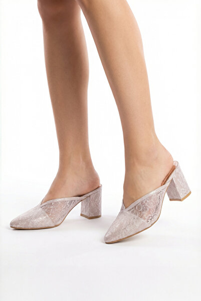 Gül Kundura شباشب منزلية بفستان سهرة نسائي