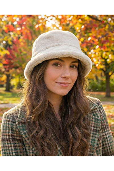 OnMyHead Women's White Plush Fisherman Hat