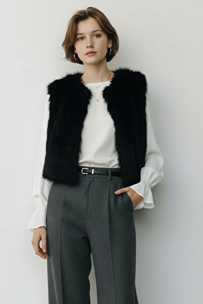 THE WOOW Women's Faux Fur Black Vest – Modern and Comfortable Fit, Soft Texture