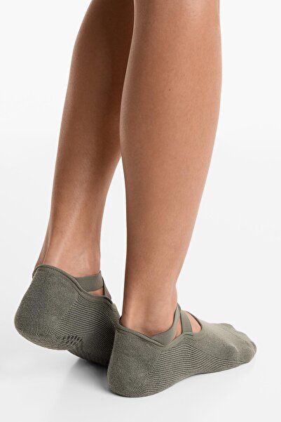 Oysho 2 pairs of padded cotton blend yoga and Pilates socks with crossover straps